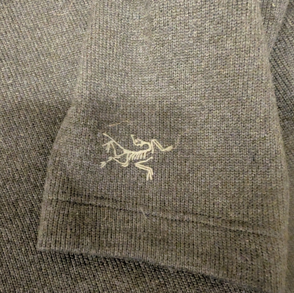 🌟40% OFF SALE Arc'teryx Navy Blue Laina Fleece Cowl Neck Sweater - Picture 3 of 7